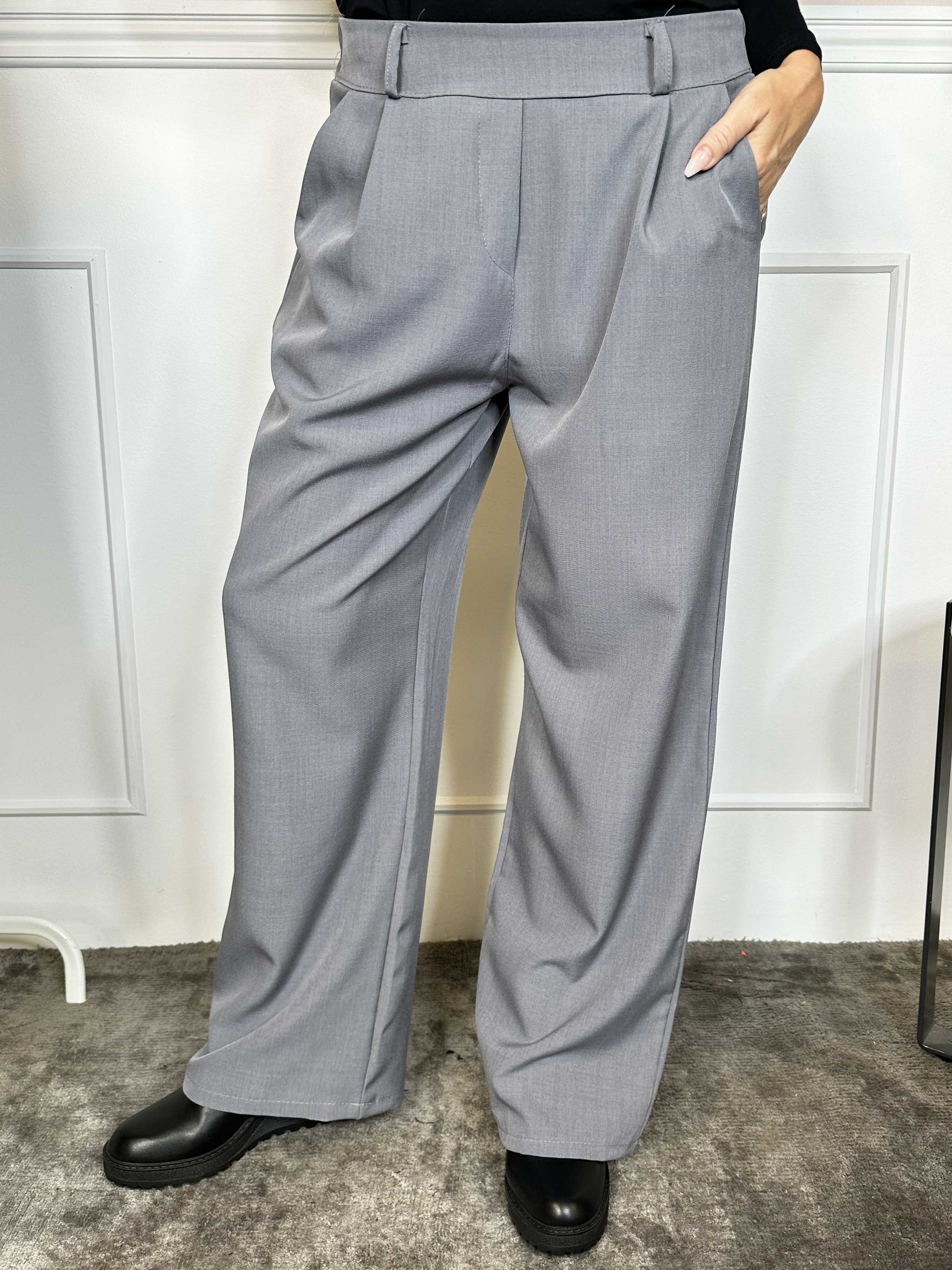 Shadia Pants - Enfärgade kostymbyxor med resår i ryggen